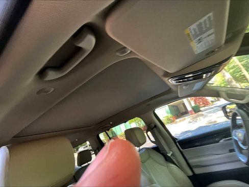 Used 2024 Jeep Wagoneer 4WD w/ Premium Group I image 11