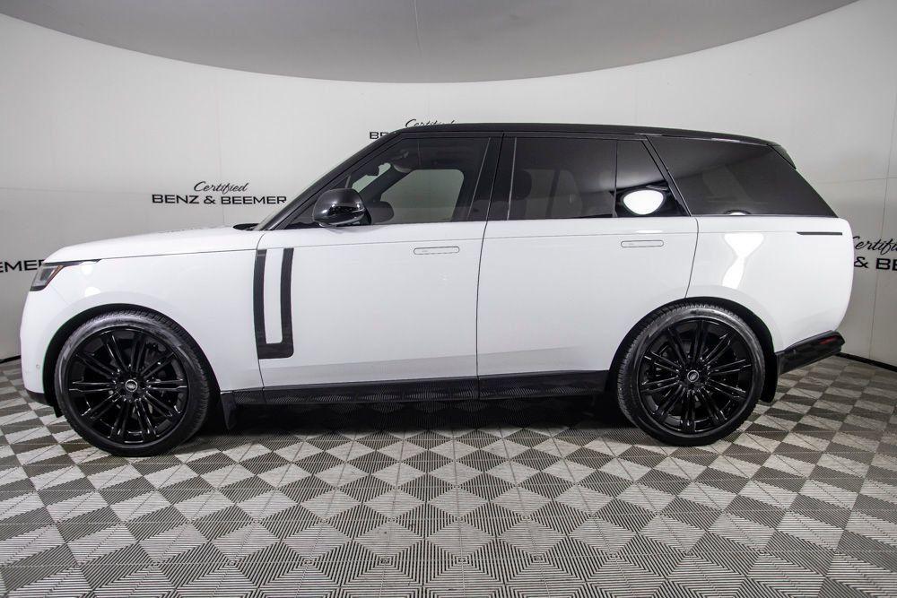 Used 2024 Land Rover Range Rover SE AWD/4WD image 10