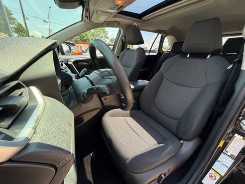 Used 2019 Toyota RAV4 XLE w/ Convenience Package AWD/4WD image 10
