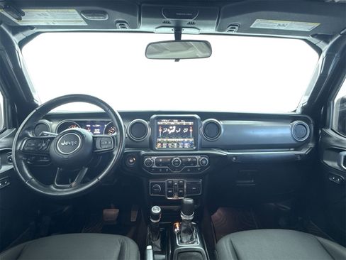 Used 2021 Jeep Gladiator Willys image 19