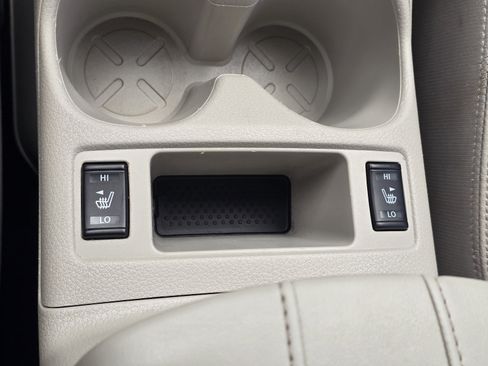 Used 2022 Nissan Rogue Sport SL FWD image 23