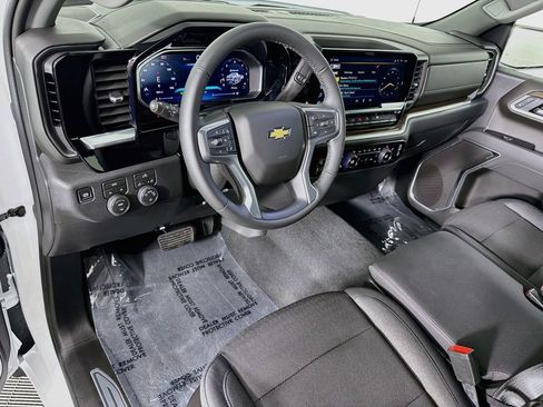 Used 2026 Chevrolet Silverado 1500 LT AWD/4WD image 9
