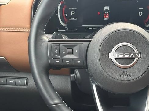 Used 2025 Nissan Pathfinder Platinum AWD/4WD image 23