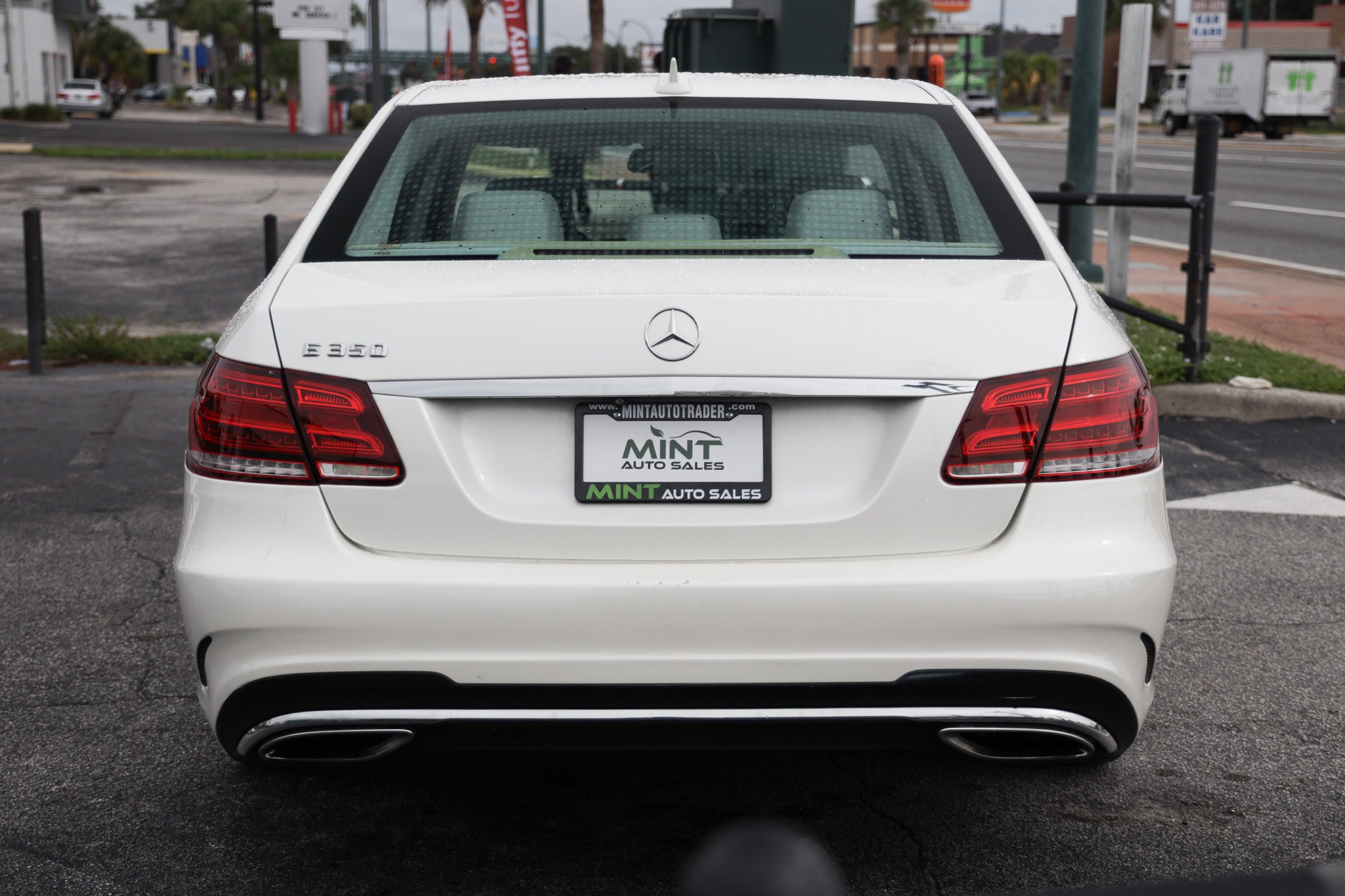 Used 2016 Mercedes-Benz E 350 Sedan w/ Premium Package image 11