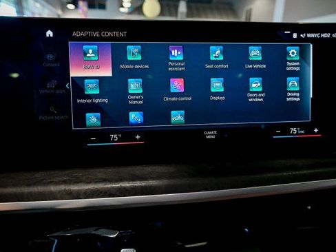 Used 2023 BMW X7 xDrive40i w/ Executive Package image 44