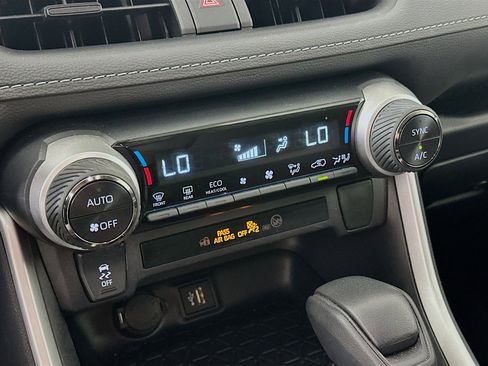 Used 2025 Toyota RAV4 XLE image 24