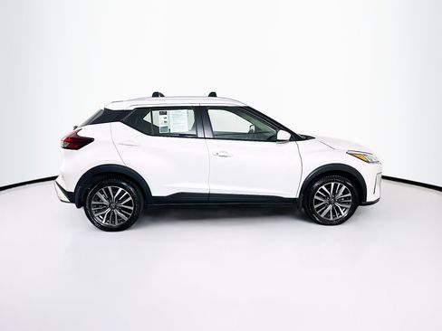 Used 2024 Nissan Kicks SV w/ Exterior Package image 10
