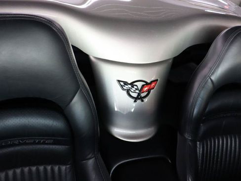 Used 1998 Chevrolet Corvette Convertible w/ Memory Pkg RWD image 10