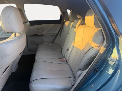 Used 2012 Toyota Venza XLE FWD image 9