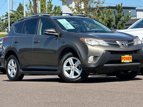 Used 2014 Toyota RAV4 XLE FWD image 2