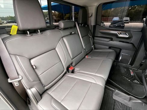 Used 2024 Chevrolet Silverado 1500 LT Trail Boss w/ Convenience Package II AWD/4WD image 19