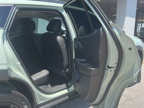 Used 2025 Chevrolet Trax ACTIV w/ Sunroof Package FWD image 14