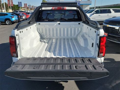 Used 2025 Chevrolet Colorado Z71 w/ Midnight Edition image 21