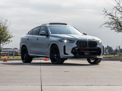 New 2026 BMW X6 xDrive40i w/ Executive Package image 2