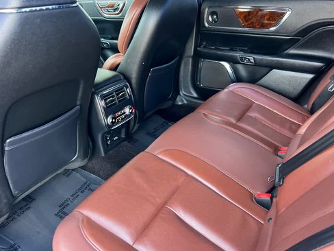 Used 2018 Lincoln Continental Reserve w/ Continental Climate Package AWD/4WD image 4