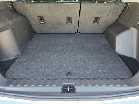 Used 2024 GMC Terrain SLT image 30