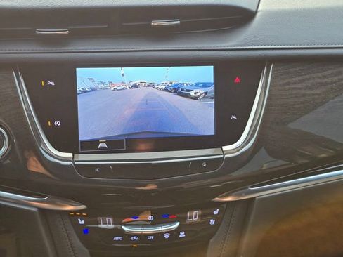 Used 2022 Cadillac XT6 Premium Luxury AWD/4WD image 23