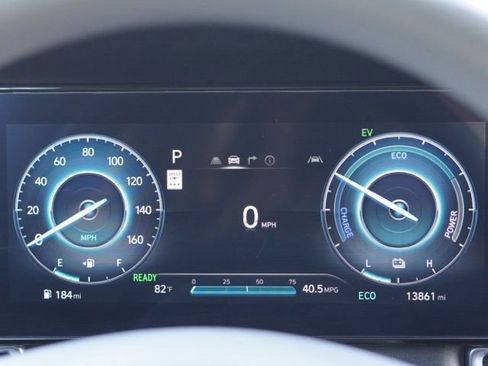 Used 2024 Hyundai Elantra Blue FWD image 17