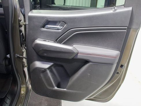 Used 2024 Chevrolet Colorado Z71 w/ LPO, Dark Essentials Package image 18