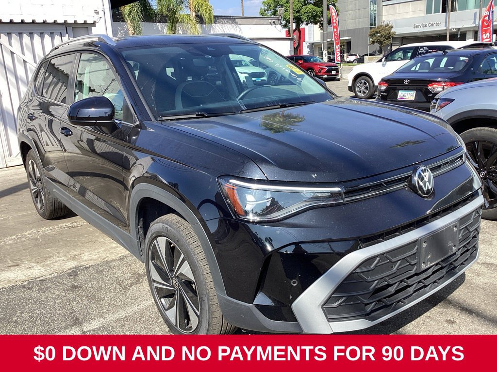 Used 2025 Volkswagen Taos SE AWD/4WD image 2
