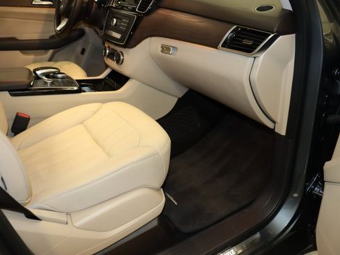 Used 2019 Mercedes-Benz GLE 400 4MATIC image 16