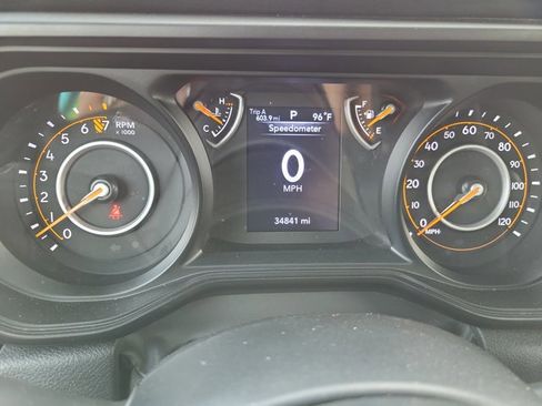 Certified 2024 Jeep Gladiator Sport image 26