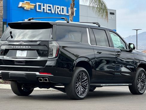 New 2026 Chevrolet Suburban High Country w/ LPO, Illumination Package image 4