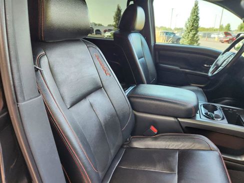 Used 2020 Nissan Titan PRO-4X w/ Pro-4x Convenience Package image 15
