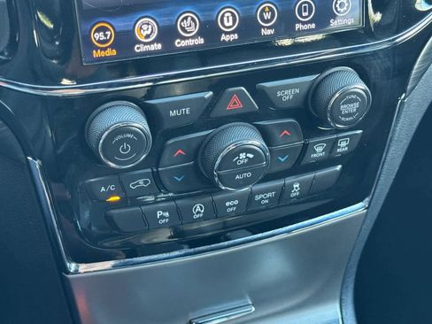 Used 2020 Jeep Grand Cherokee Altitude AWD/4WD image 20