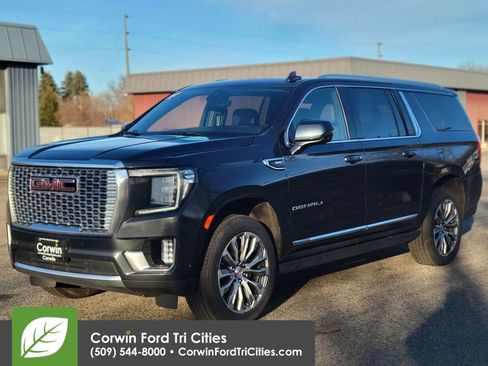 Used 2021 GMC Yukon XL Denali w/ Denali Premium Package AWD/4WD image 5