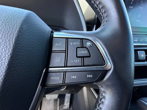 Used 2021 Toyota Highlander XSE AWD/4WD image 36