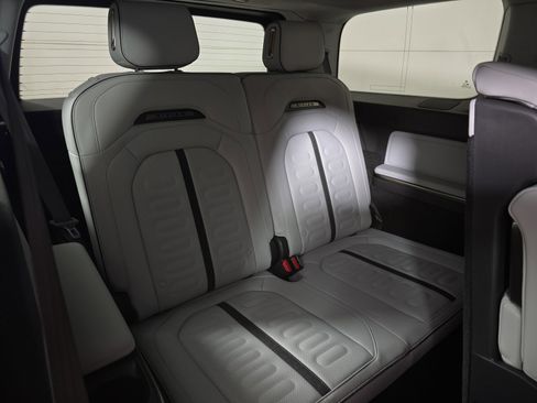 Used 2023 Rivian R1S Adventure AWD/4WD image 25