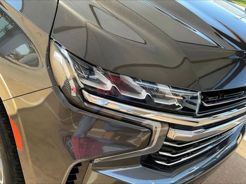 Used 2021 Chevrolet Tahoe LT w/ LT Signature Package image 28