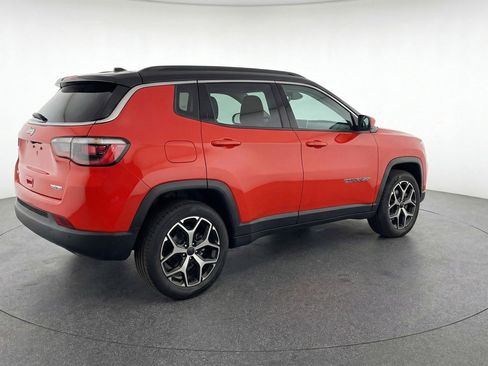 Used 2025 Jeep Compass Limited AWD/4WD image 9