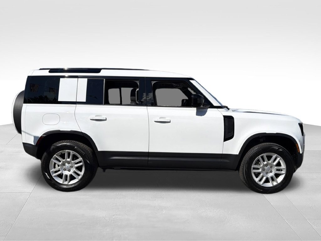 Used 2025 Land Rover Defender 110 S AWD/4WD image 11