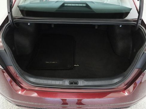 Used 2025 Nissan Altima 2.5 SV FWD image 31