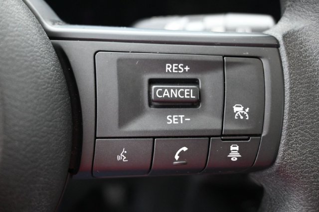 Used 2025 Nissan Kicks SV w/ SV Premium Package FWD image 17