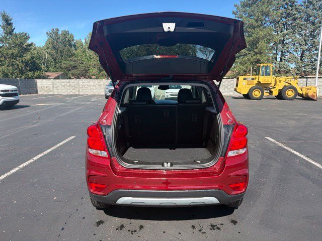 Used 2021 Chevrolet Trax LT w/ Driver Confidence Package FWD image 10