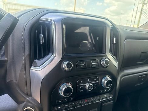 Used 2020 GMC Sierra 1500 SLT w/ SLT Premium Plus Package AWD/4WD image 17