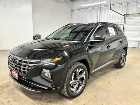 Used 2023 Hyundai Tucson Limited w/ Cargo Package AWD/4WD image 3