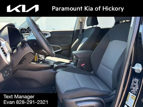 Used 2022 Kia Soul LX w/ Technology Package FWD image 16