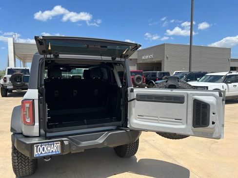New 2026 Ford Bronco Outer Banks w/ Sasquatch Package AWD/4WD image 16