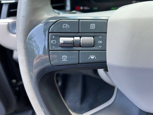Used 2024 Kia EV9 Land AWD/4WD image 8