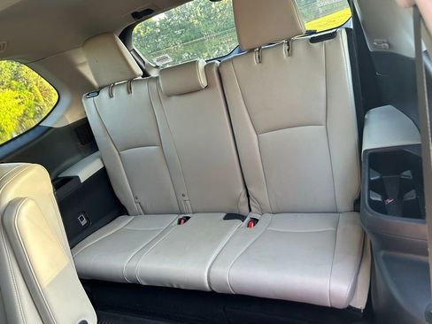 Used 2024 Toyota Grand Highlander AWD image 14
