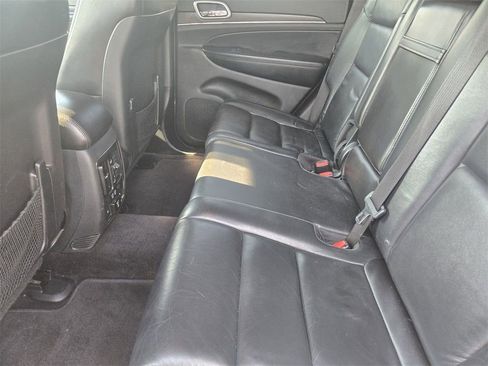 Used 2018 Jeep Grand Cherokee Limited image 28