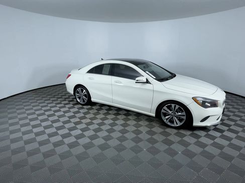 Used 2018 Mercedes-Benz CLA 250 4MATIC image 2