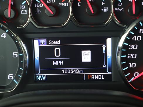 Used 2019 GMC Yukon XL SLT w/ Open Road Package image 9