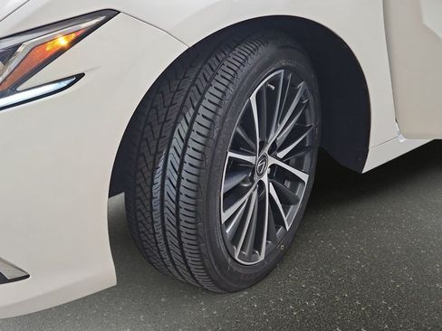 Certified 2024 Lexus ES 350 w/ Premium Package FWD image 31
