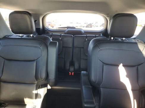 Used 2023 Ford Explorer XLT w/ Equipment Group 202A image 13