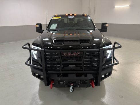 Used 2025 GMC Sierra 3500 AT4 w/ AT4 Premium Plus Package AWD/4WD image 3
